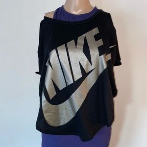 NWT Nike Sportswear Relaxed Fit Logo Swoosh Black Metallic Pewter Gray T-Shirt M